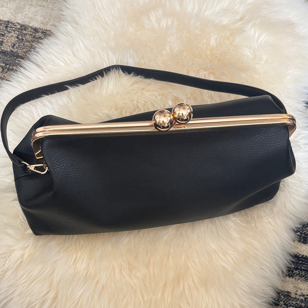 A Nee Day: Kisslock Black  Frame-Top Shoulder Bag with Gold Accent